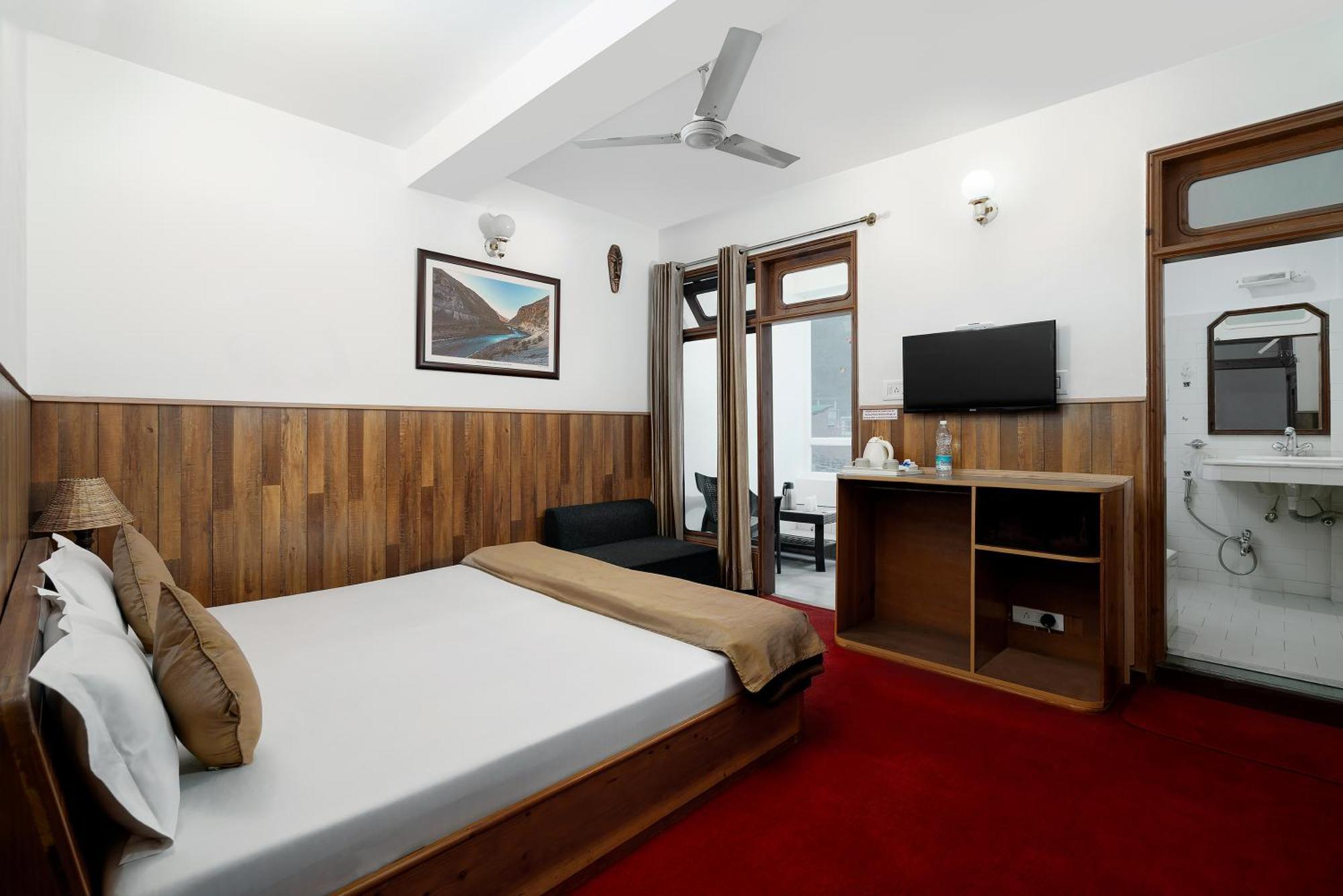 Hotel Kullu Valley Exterior photo